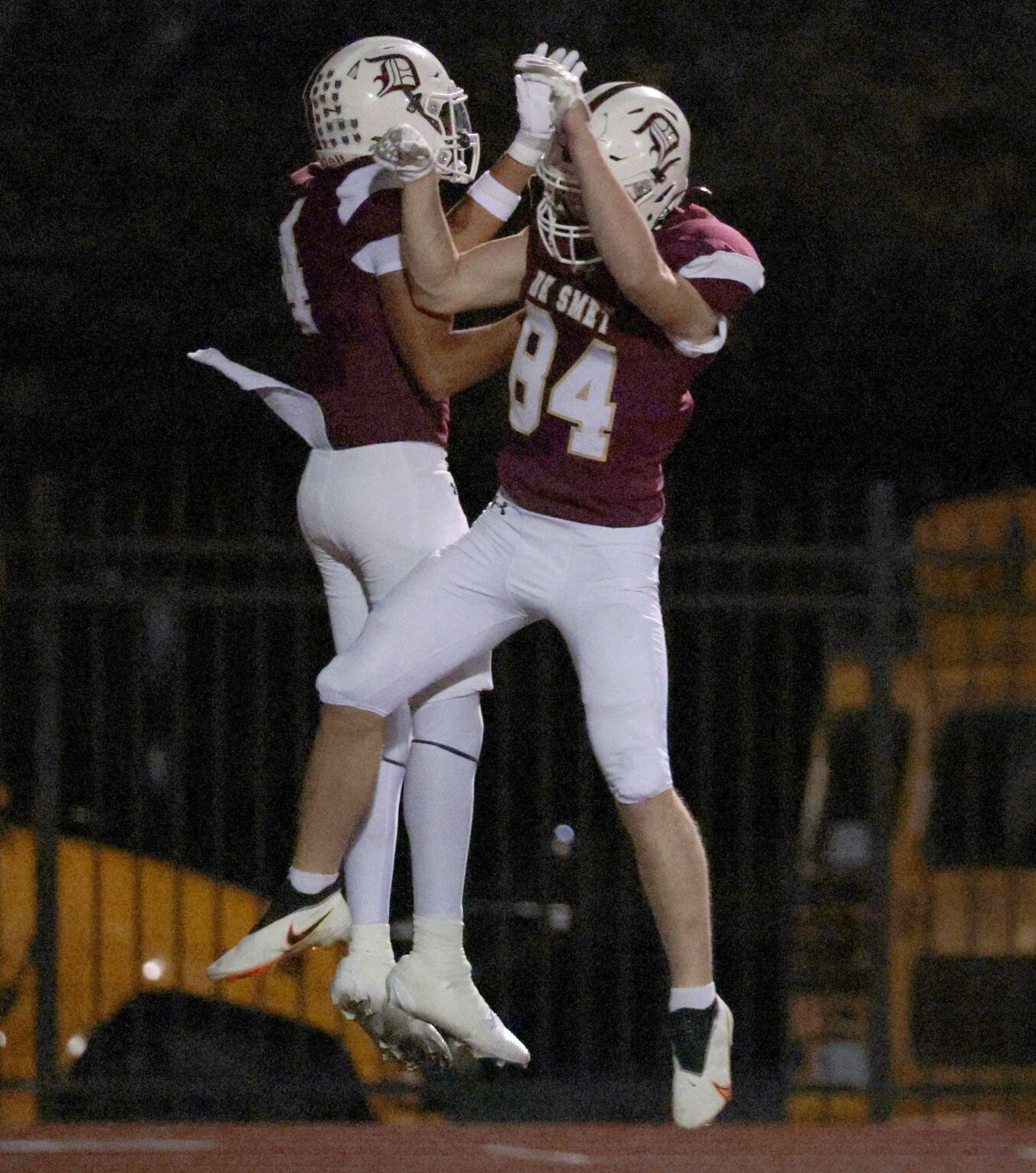 DeSmet stifles Edwardsville 30-15